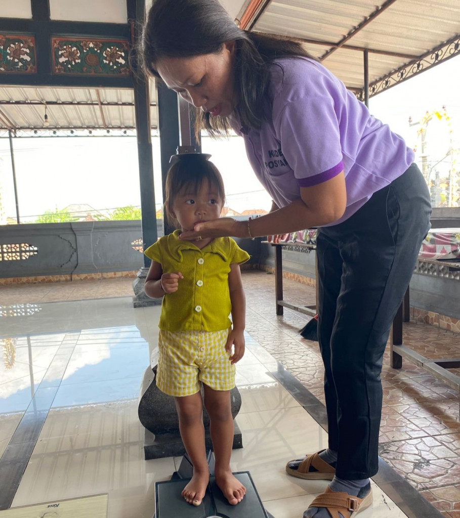 Antusias Warga Ikuti Kegiatan Posyandu Balita di Banjar Dukuh, Desa Dalung